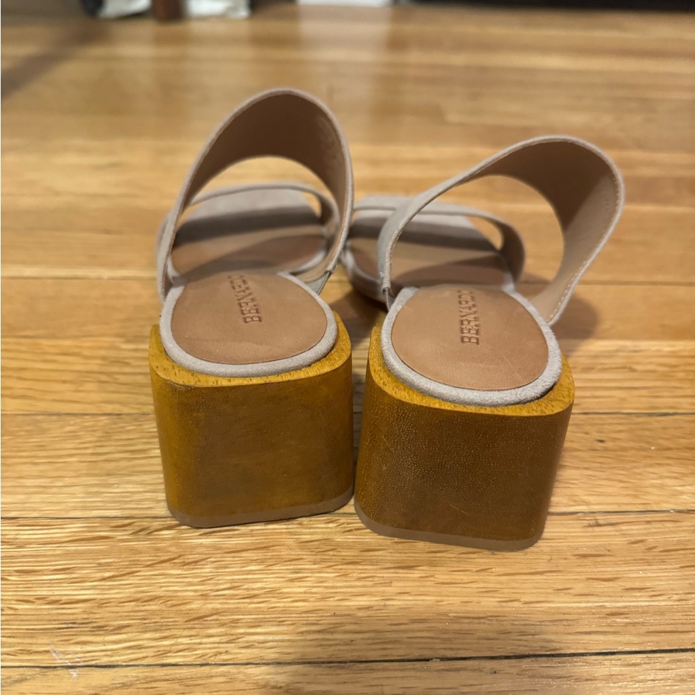 Bernardo leather Block Heel Sandals - Picture 4 of 5